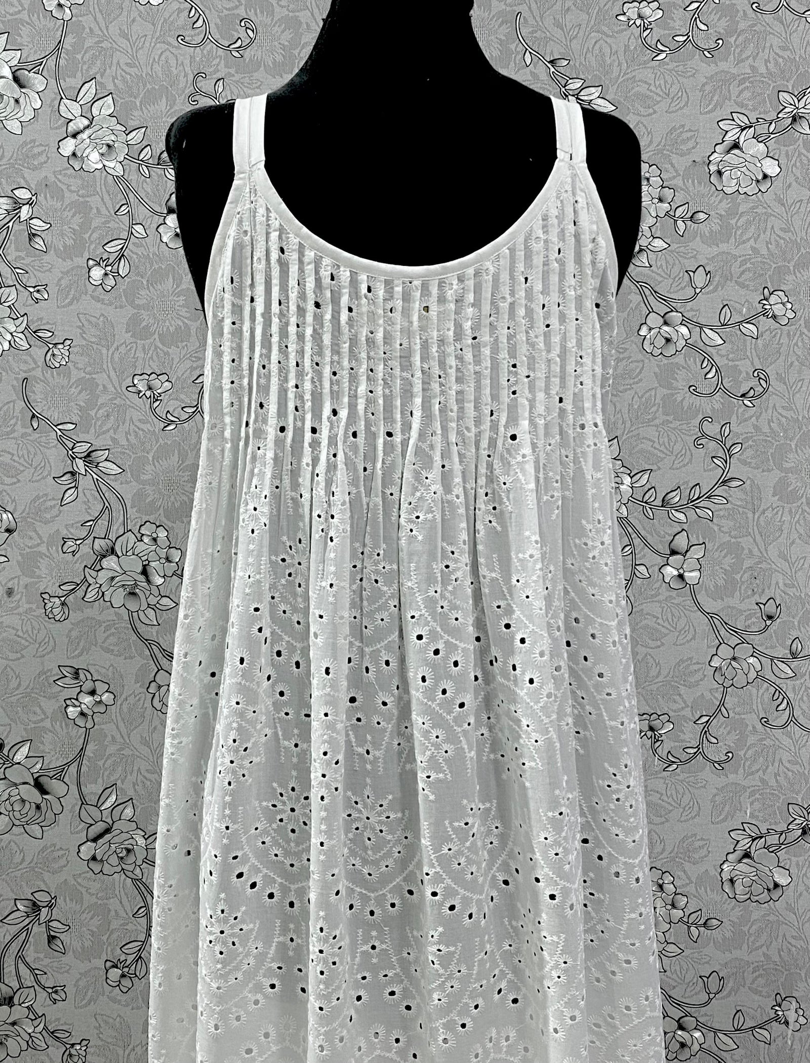 SoieRose White Victorian Cotton Nightgown – SR-1187 - Vintage Sleepwear