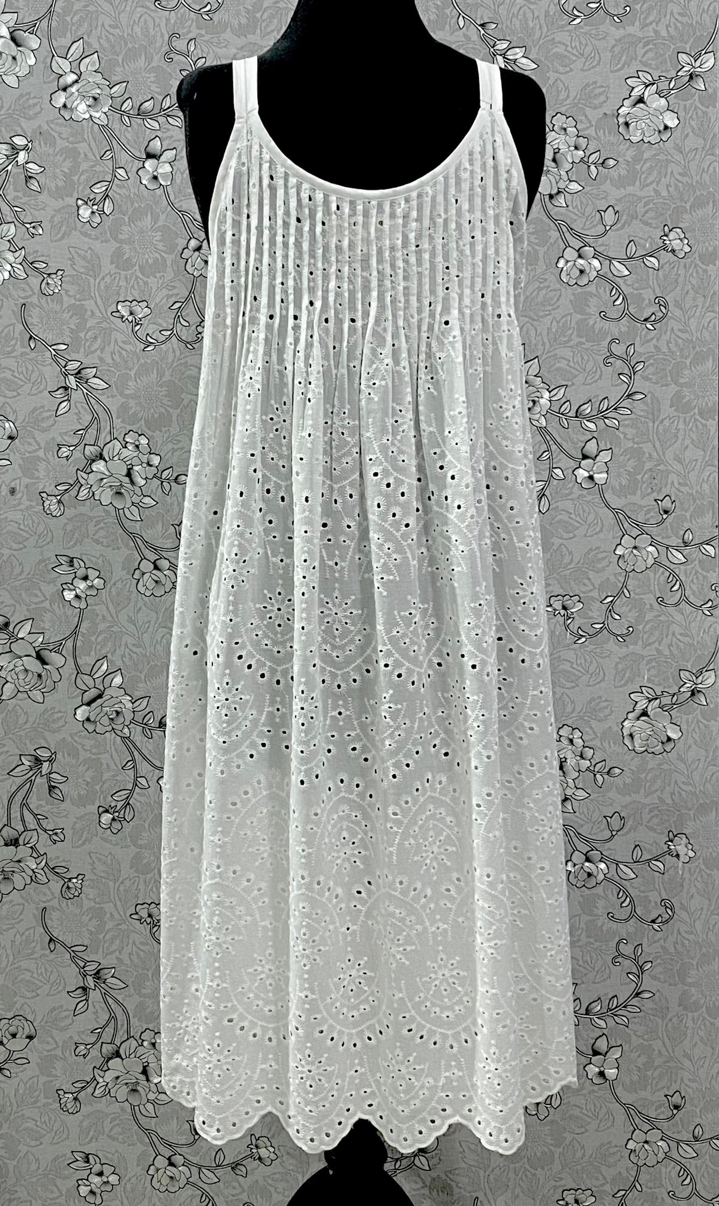 SoieRose White Victorian Cotton Nightgown – SR-1187 - Vintage Sleepwear