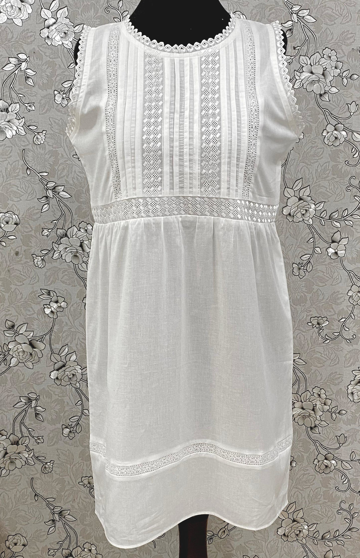 SoieRose White Victorian Cotton Nightgown – SR-1190 – Sleeveless Vintage Sleepwear with Lace Trim